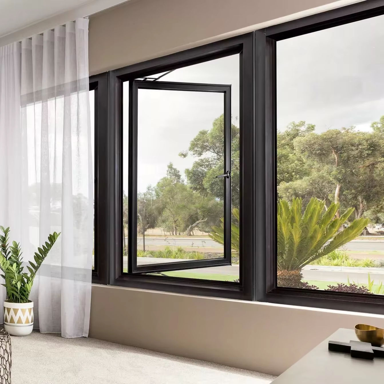 Aluminum window